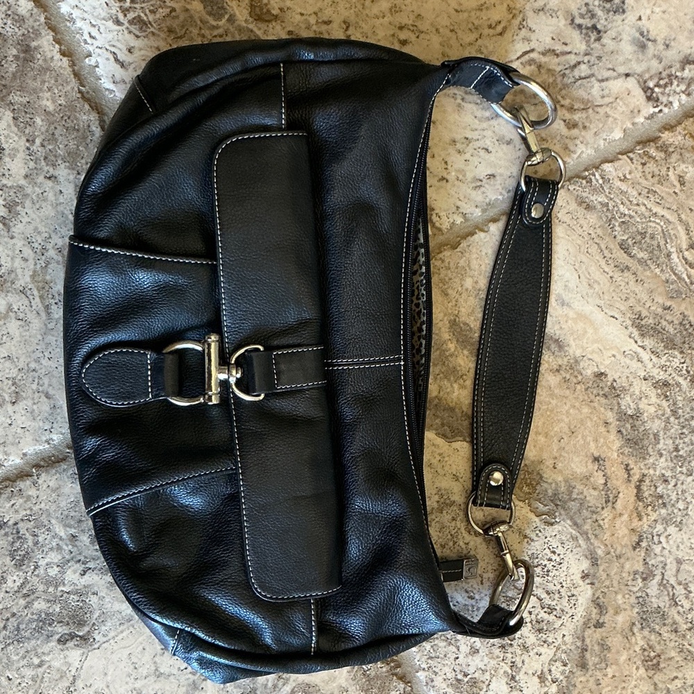 Elegant Black Leather Shoulder Bag